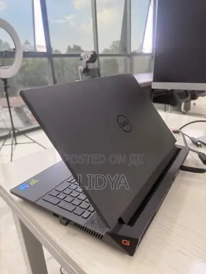 Laptop Dell 16GB Intel Core i7 SSHD+SSD 1T