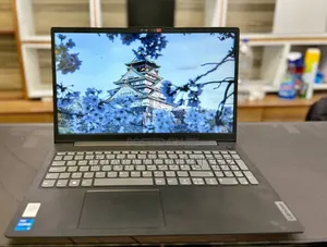 New Laptop Lenovo 12GB Intel Core i5 SSD 512GB