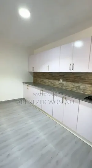 Furnished 3bdrm Apartment in መገናኛ ሾላ ገበያ, Yeka for sale