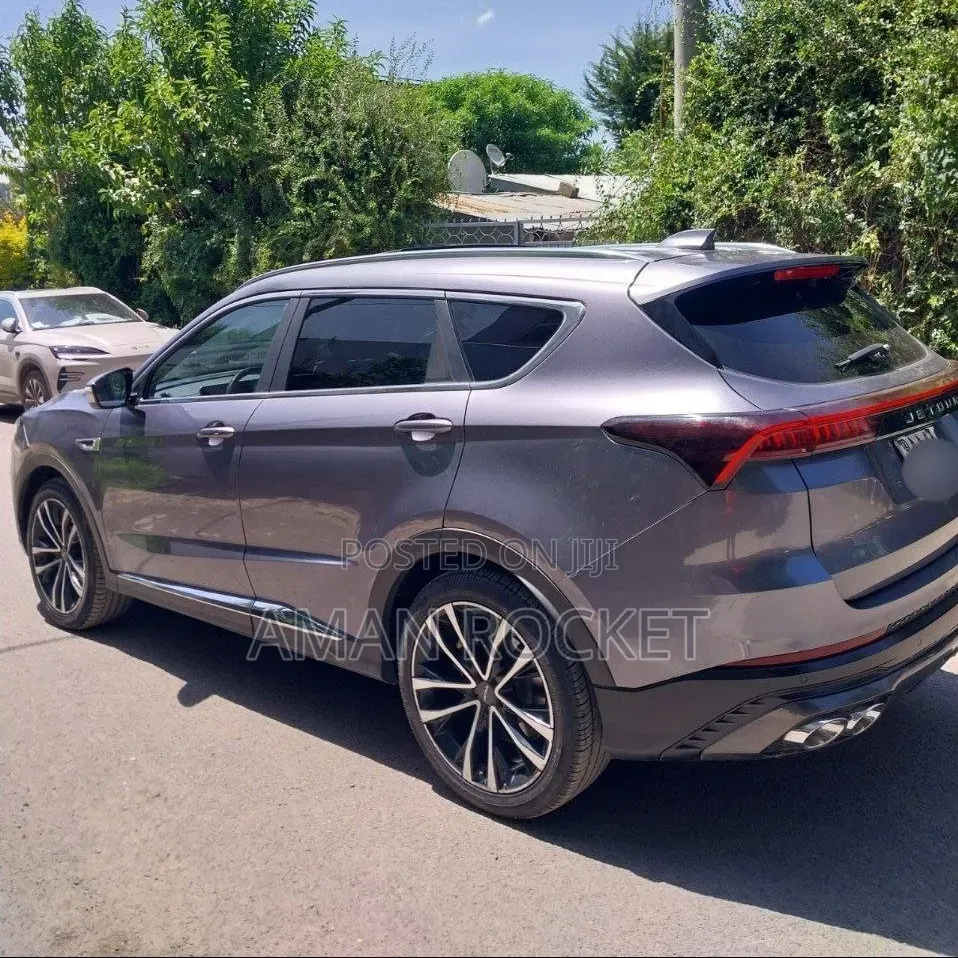 Jetour X70 Plus 2024 Beige