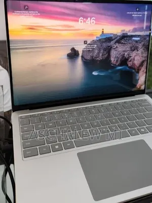 New Laptop Microsoft Surface 16GB Intel Core i7 SSD 512GB