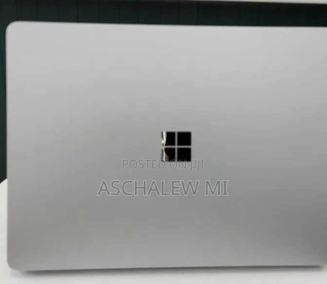 New Laptop Microsoft Surface 16GB Intel Core i7 SSD 512GB