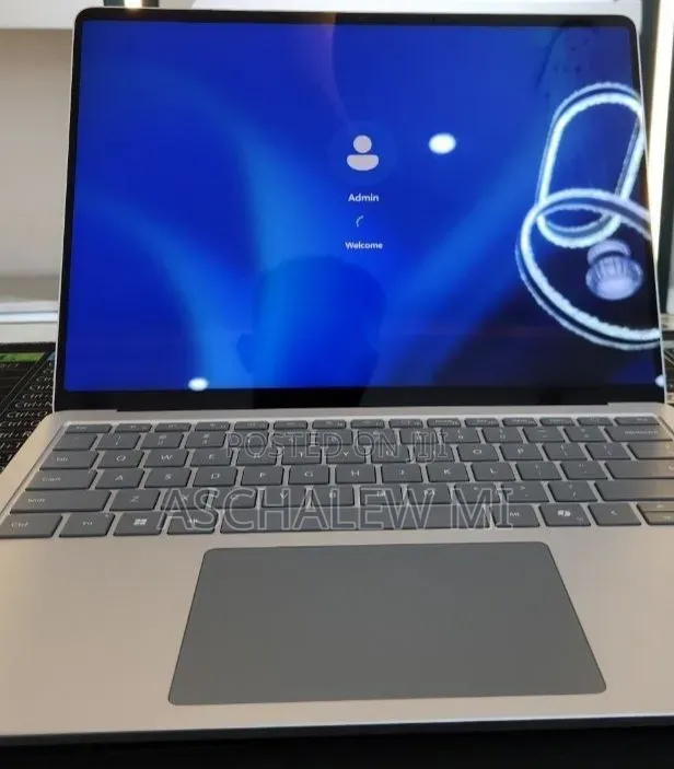 New Laptop Microsoft Surface 16GB Intel Core i7 SSD 512GB