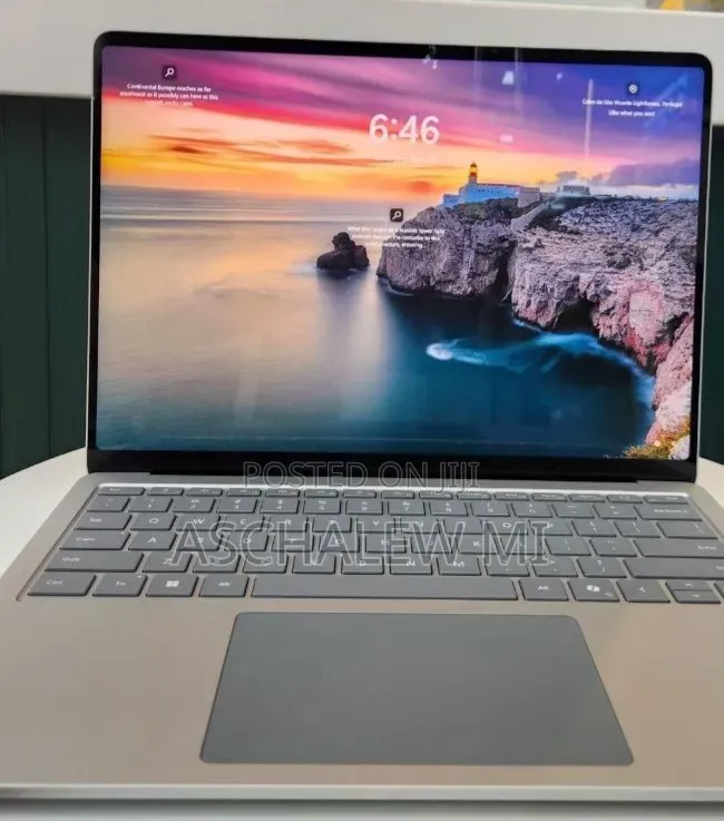 New Laptop Microsoft Surface 16GB Intel Core i7 SSD 512GB