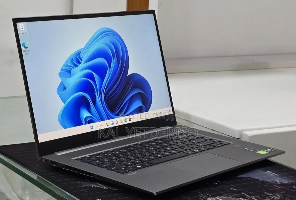 New Laptop HP 16GB Intel Core i7 SSD 512GB