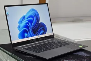 New Laptop HP 16GB Intel Core i7 SSD 512GB