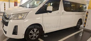 Toyota HiAce 2022 White