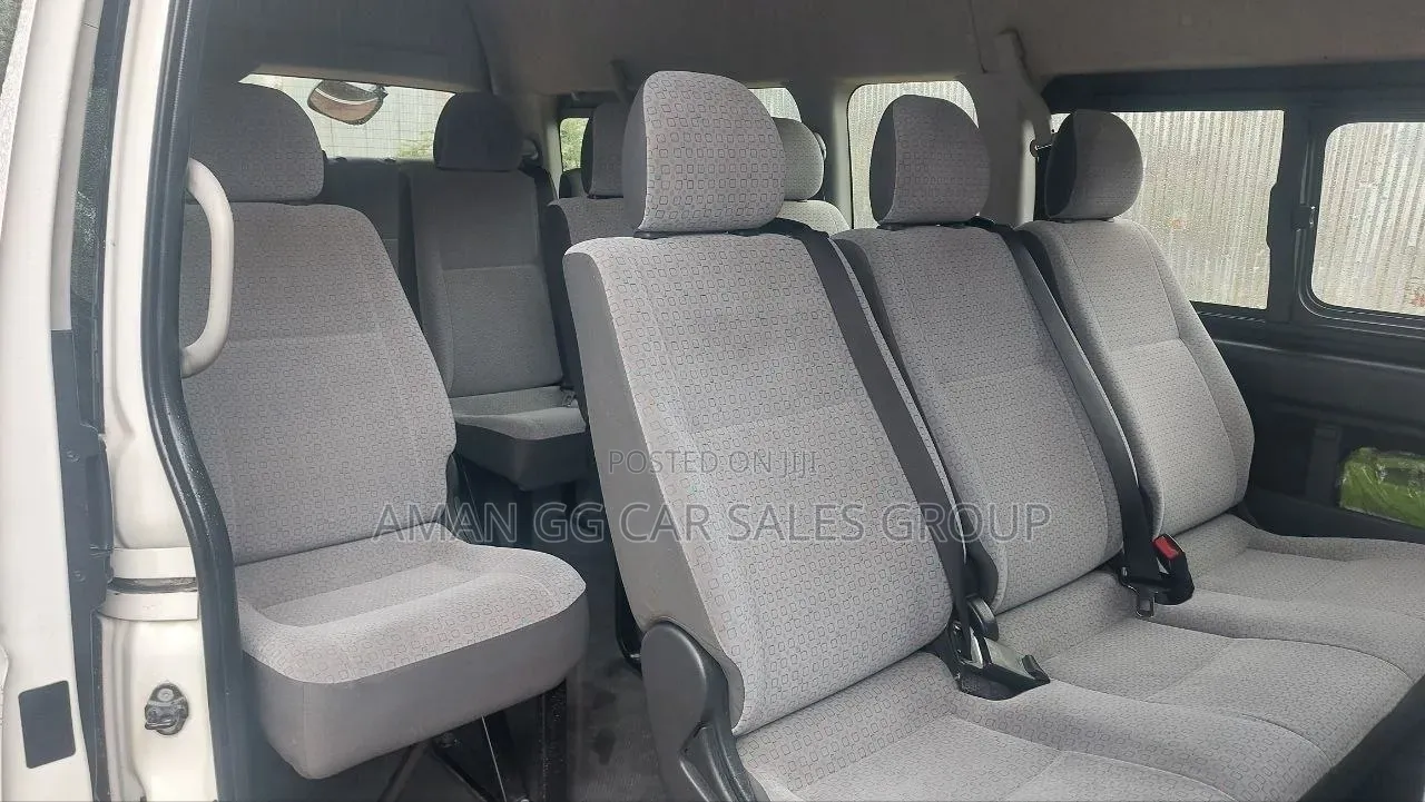 Toyota HiAce 2019 White