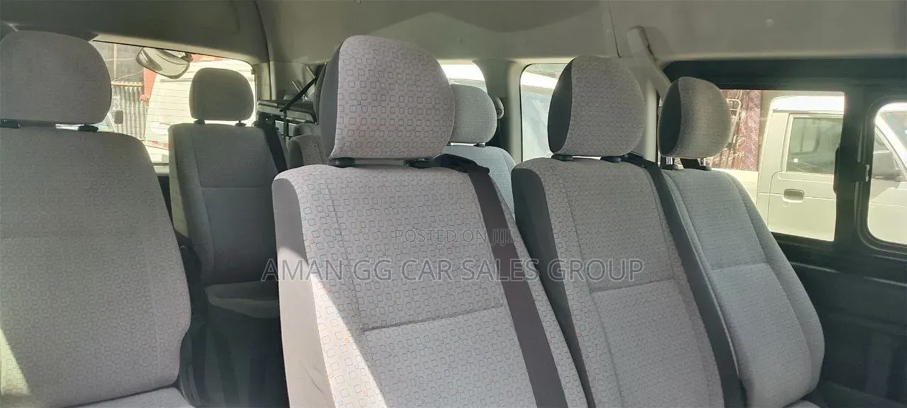 Toyota HiAce 2019 White