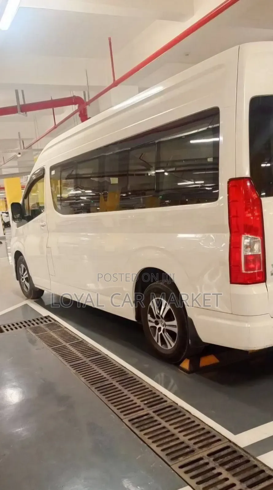 Toyota HiAce 2022 White