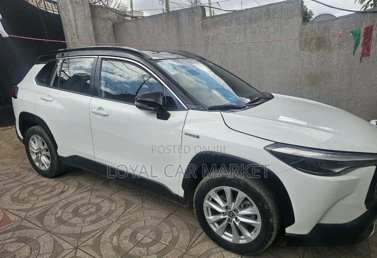 Toyota Corolla Cross Hybrid 2023 White