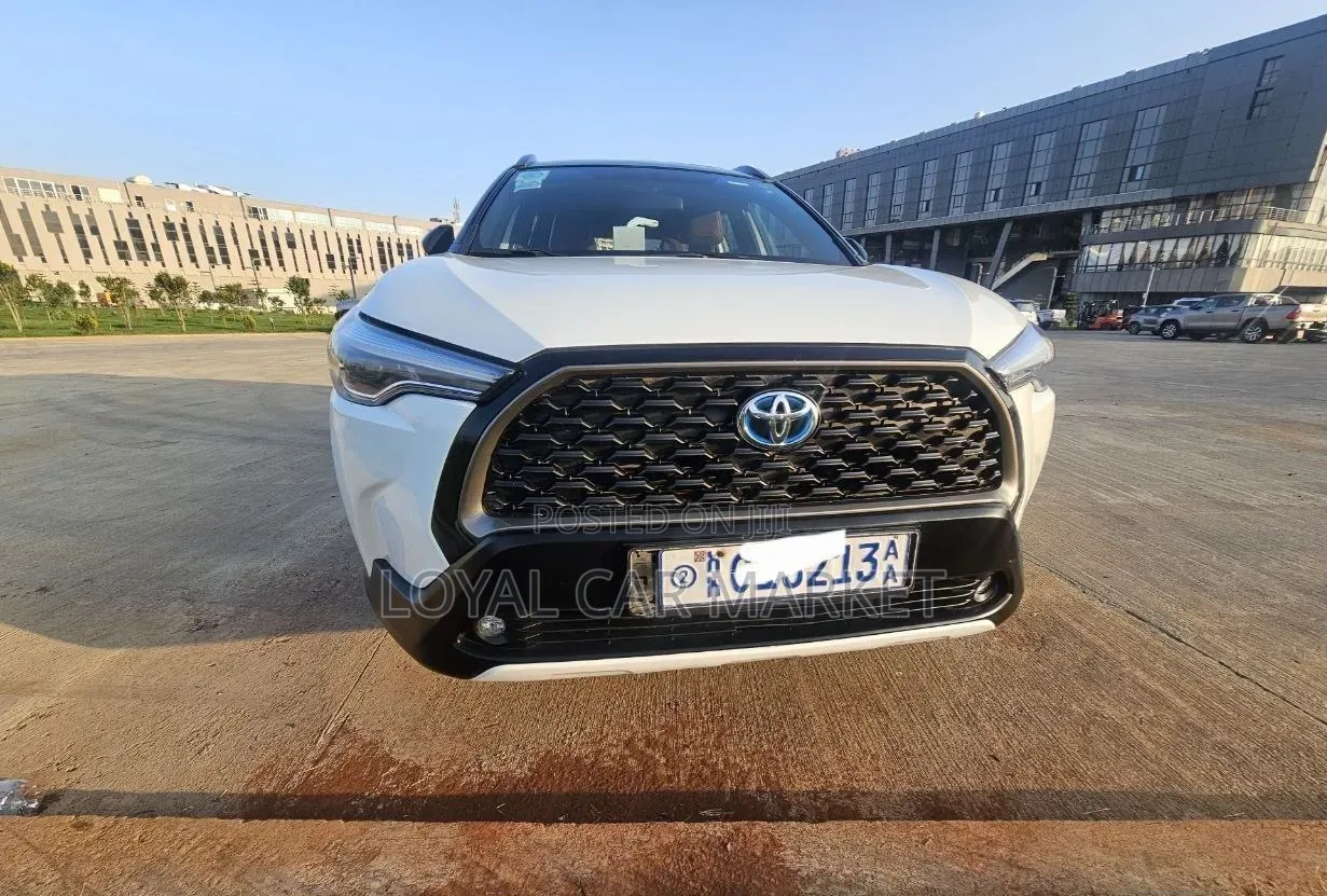 Toyota Corolla Cross Hybrid 2023 White