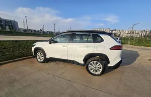 Toyota Corolla Cross Hybrid 2023 White