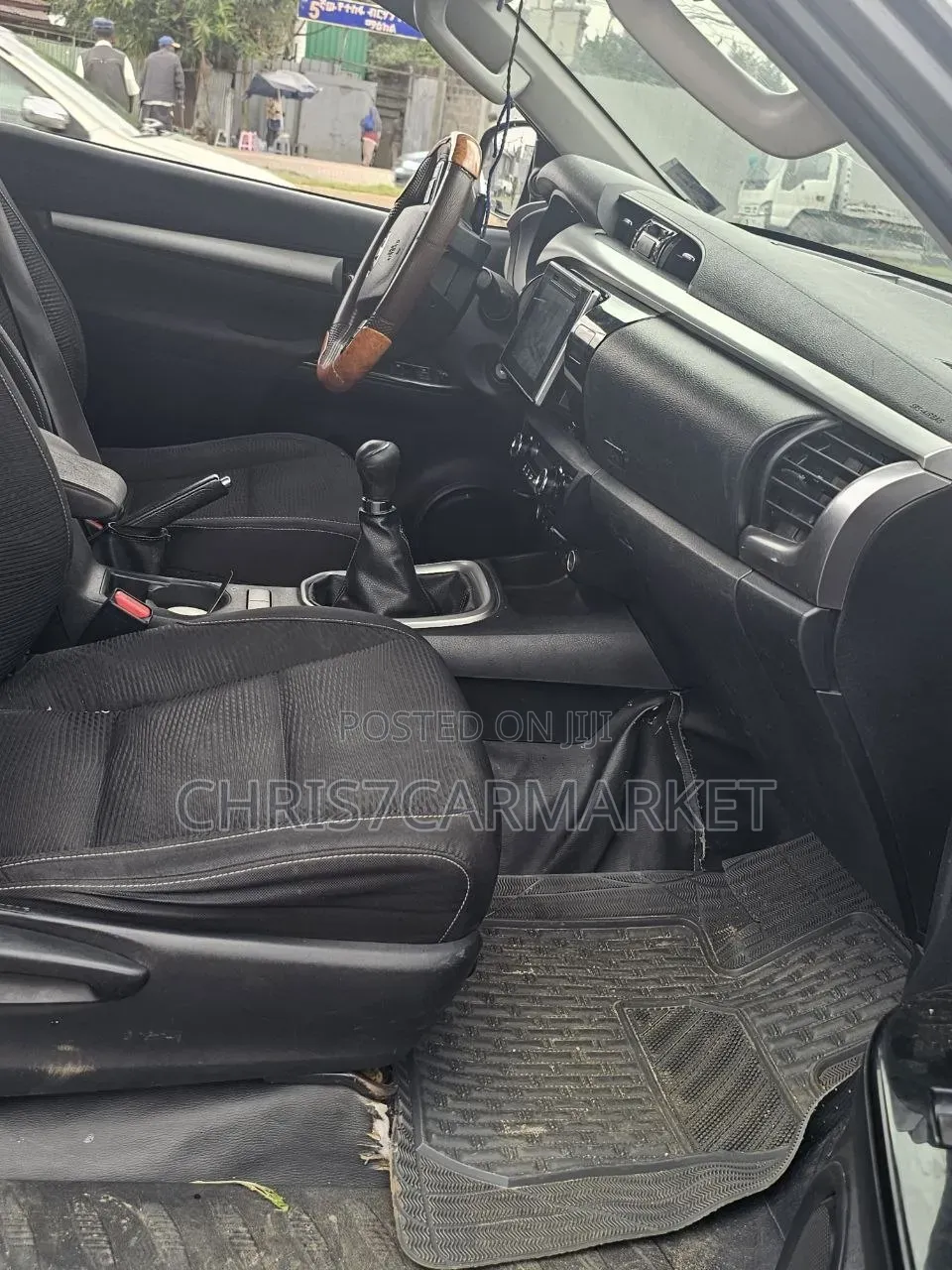 Toyota Hilux 2017 Gray