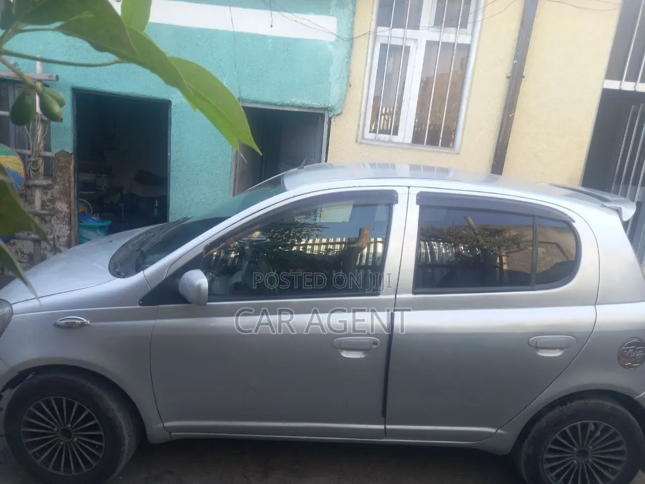 Toyota Vitz 2001 Silver