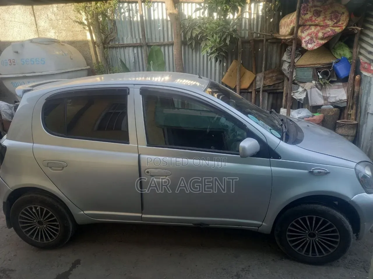 Toyota Vitz 2001 Silver