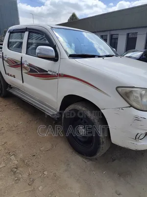 Toyota Hilux 2006 White