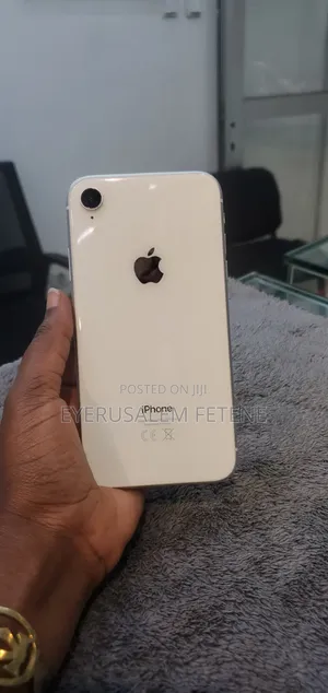 Apple iPhone XR 128 GB White