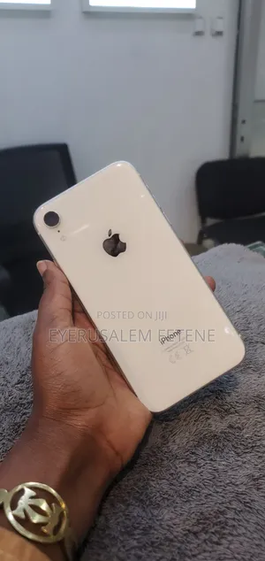Apple iPhone XR 128 GB White