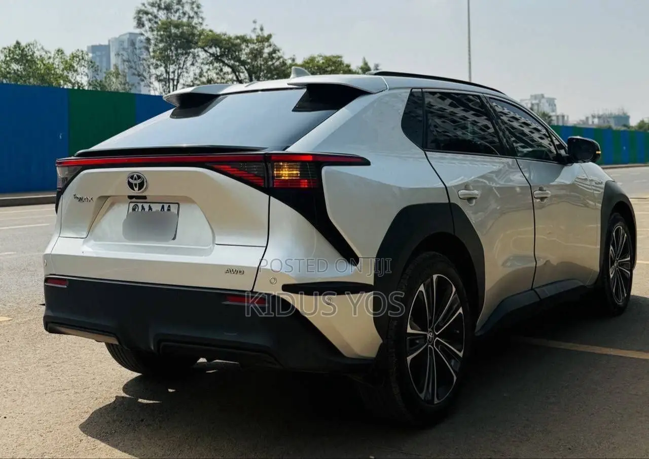 Toyota bZ4X 2023 White
