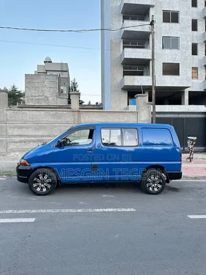Toyota HiAce 1999 Blue