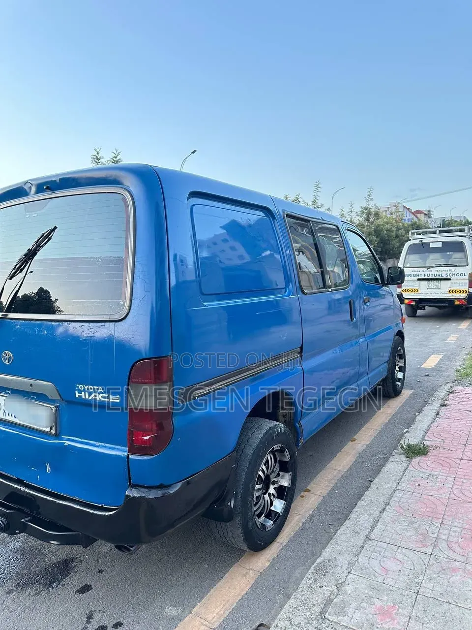 Toyota HiAce 1999 Blue