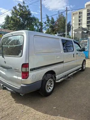 Toyota HiAce 2006 Silver