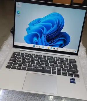 New Laptop HP EliteBook 830 G9 16GB Intel Core i5 SSD 512GB