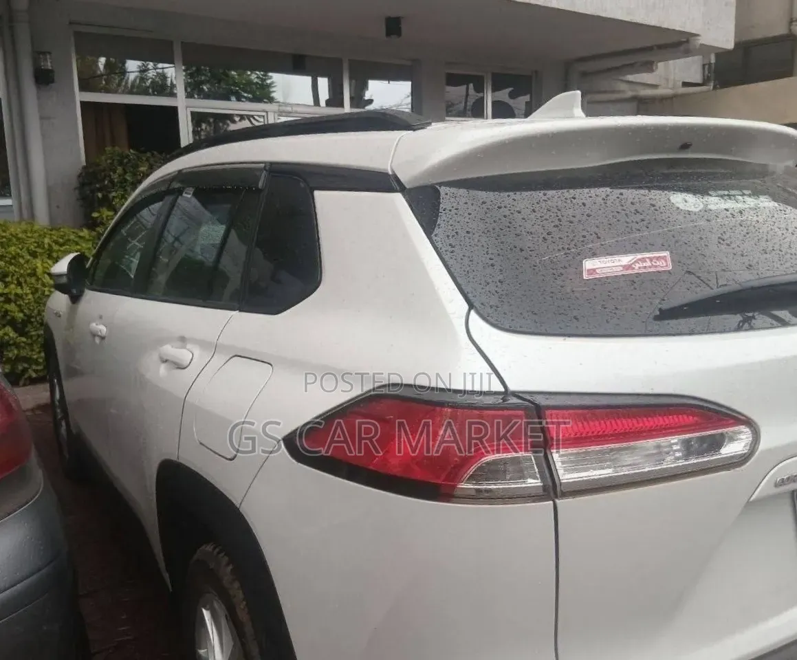 Toyota Corolla Cross Hybrid 2023 White
