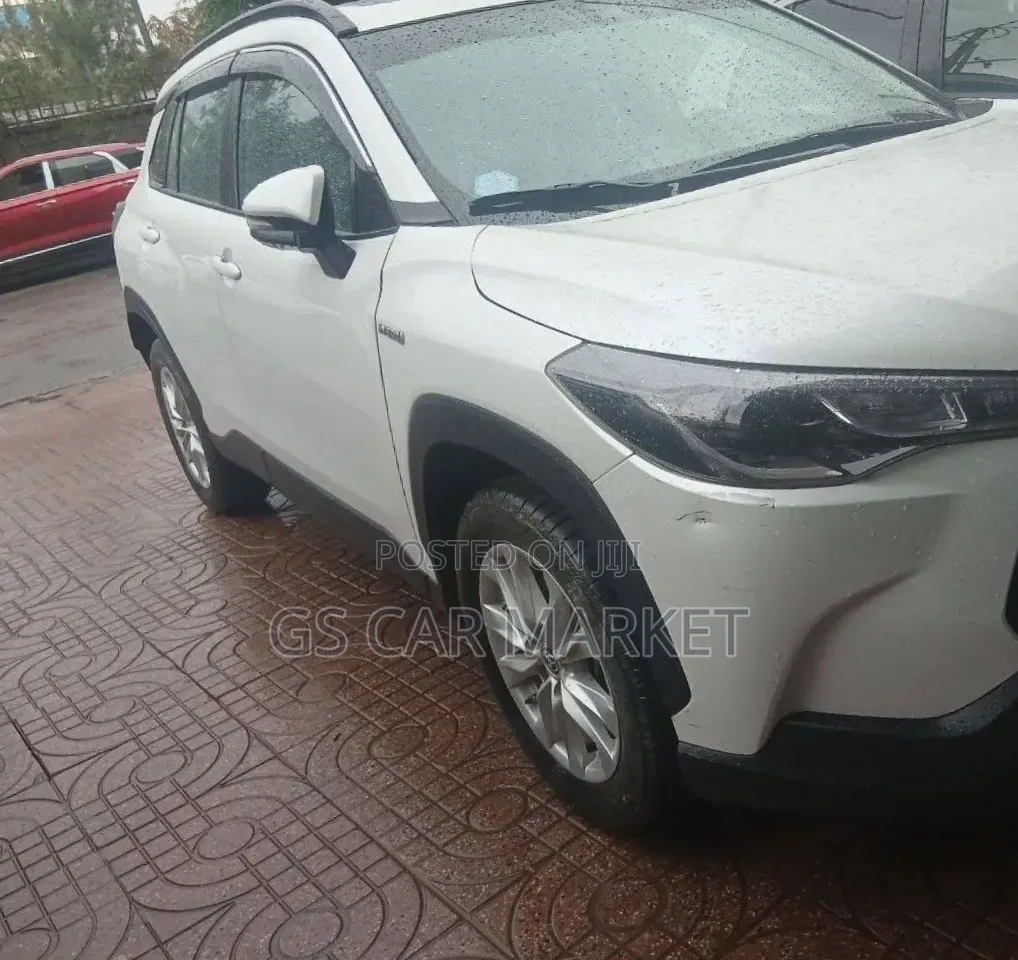 Toyota Corolla Cross Hybrid 2023 White