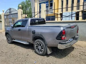 Toyota Hilux 2017 Gray