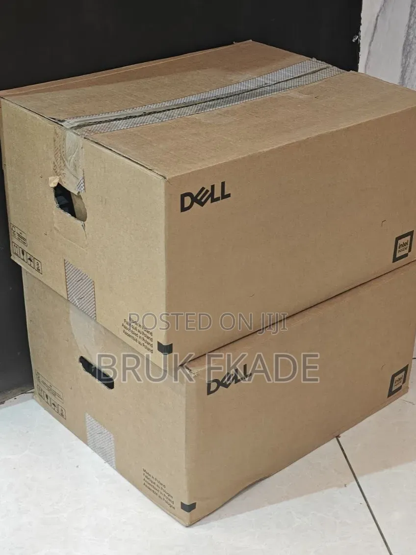 New Laptop Dell Pro Plus 16 8GB Intel Core i5 SSD 512GB
