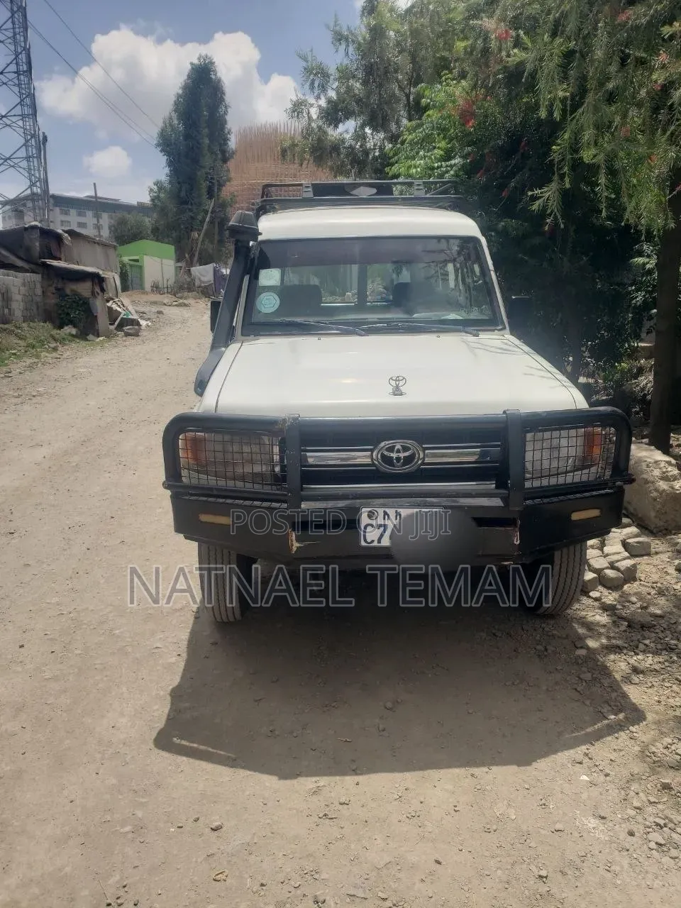 Toyota Land Cruiser 2011 White