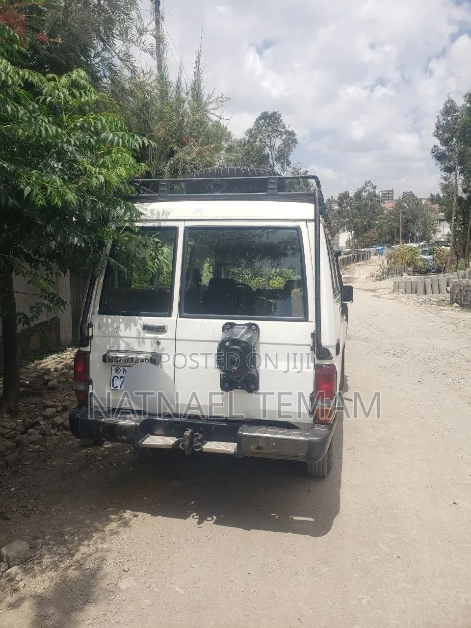 Toyota Land Cruiser 2011 White