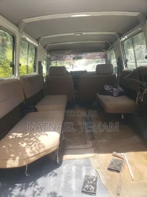 Toyota Land Cruiser 2011 White