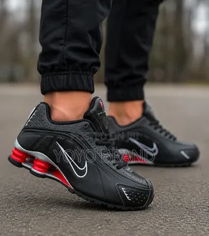 Nike Shox R4 in a Black and Red Fashion Sneakers