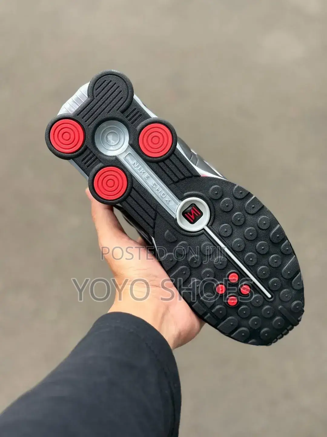 Nike Shox R4 in a Black and Red Fashion Sneakers