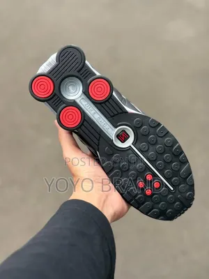 Nike Shox R4 in a Black and Red Fashion Sneakers