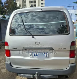 Toyota HiAce 2006