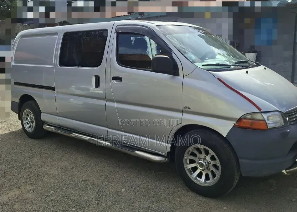 Toyota HiAce 2006