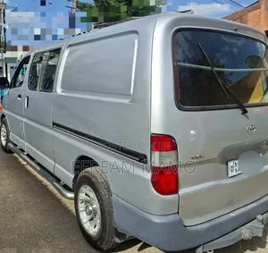 Toyota HiAce 2006