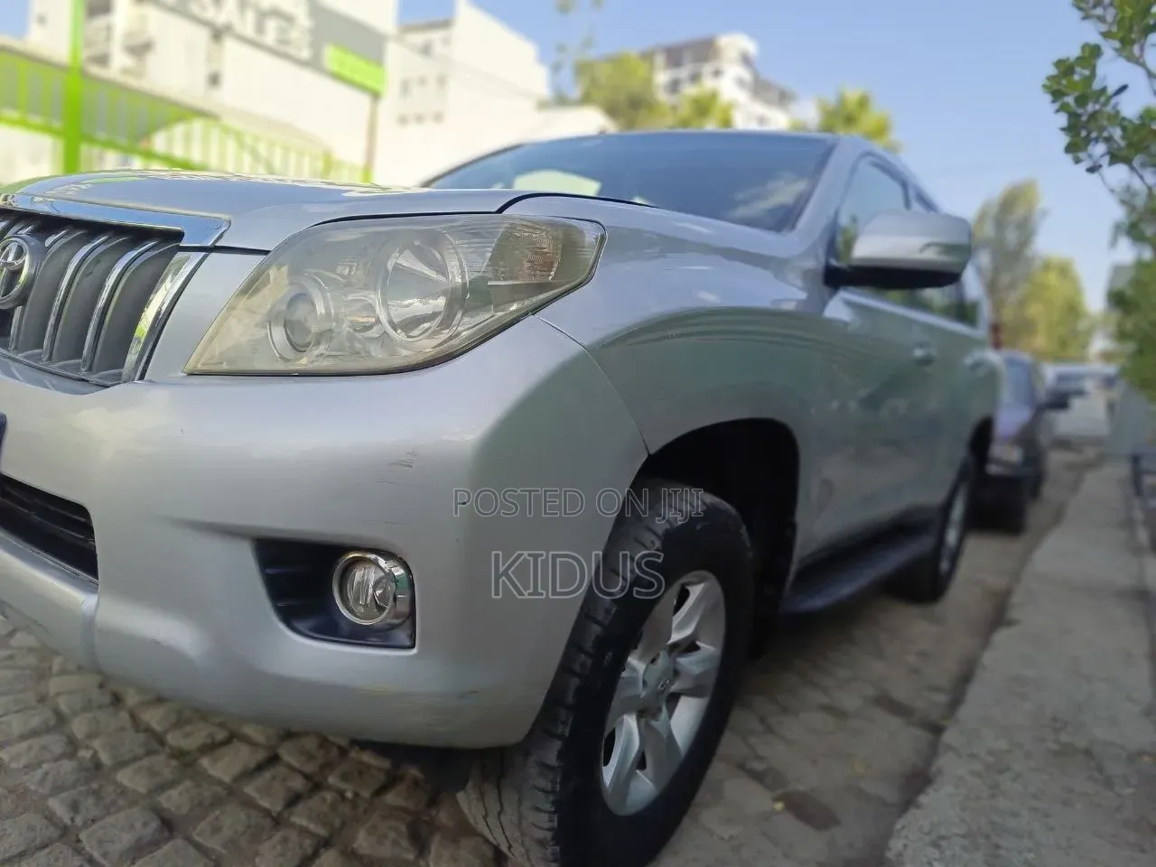Toyota Land Cruiser Prado 2010 Silver