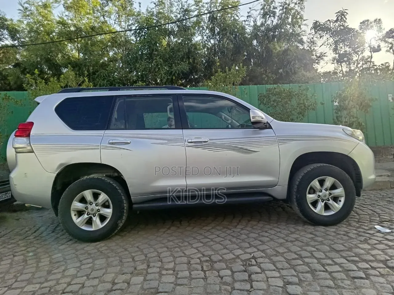 Toyota Land Cruiser Prado 2010 Silver