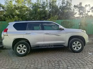 Toyota Land Cruiser Prado 2010 Silver