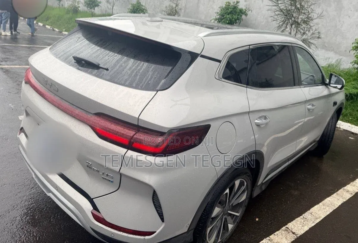 BYD Song Plus 2025 White