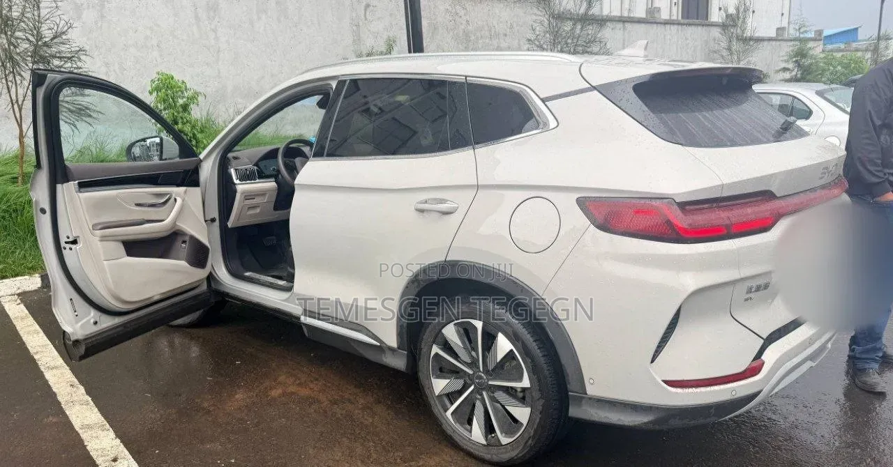 BYD Song Plus 2025 White