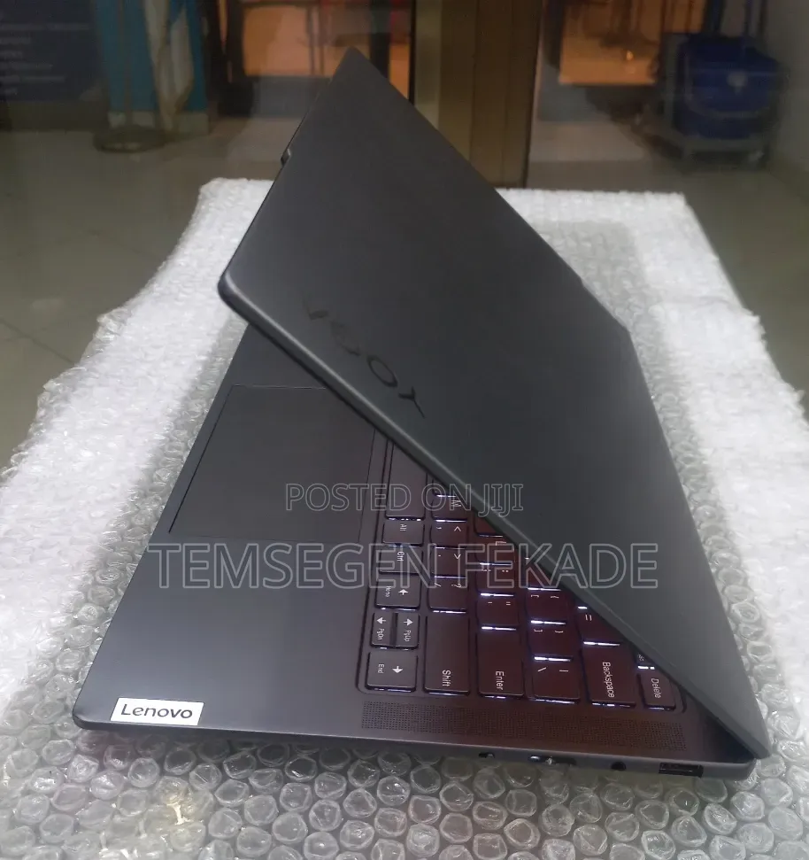 New Laptop Lenovo 32GB AMD Ryzen 7 SSD 1T