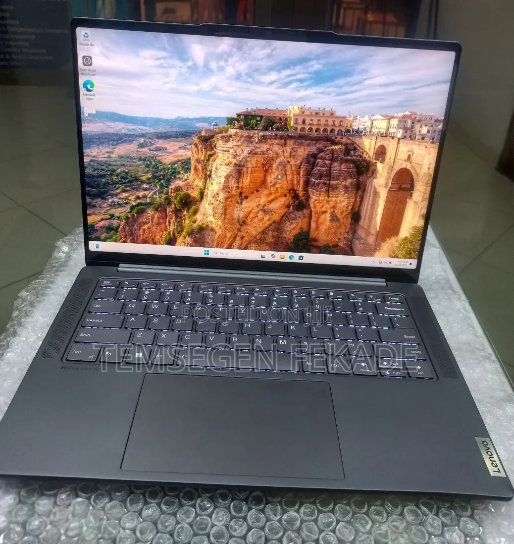 New Laptop Lenovo 32GB AMD Ryzen 7 SSD 1T