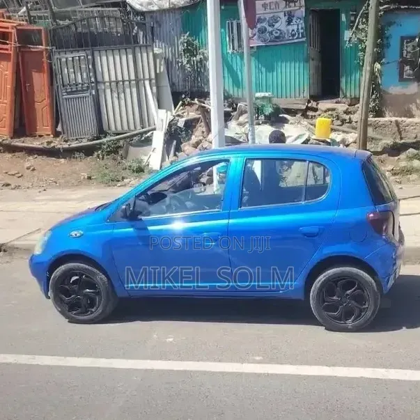 Toyota Vitz 2001 Blue