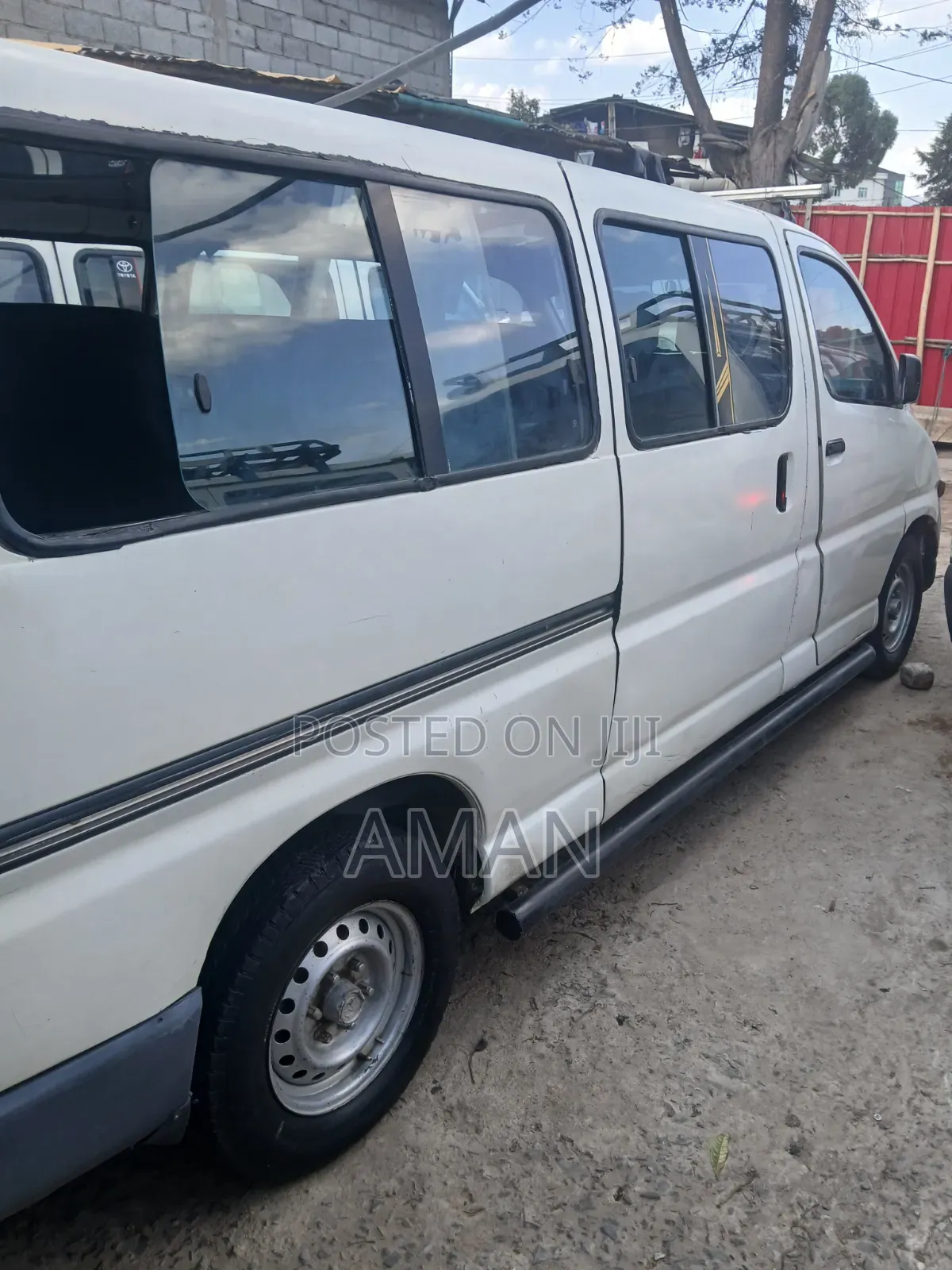 Toyota HiAce 1999 White